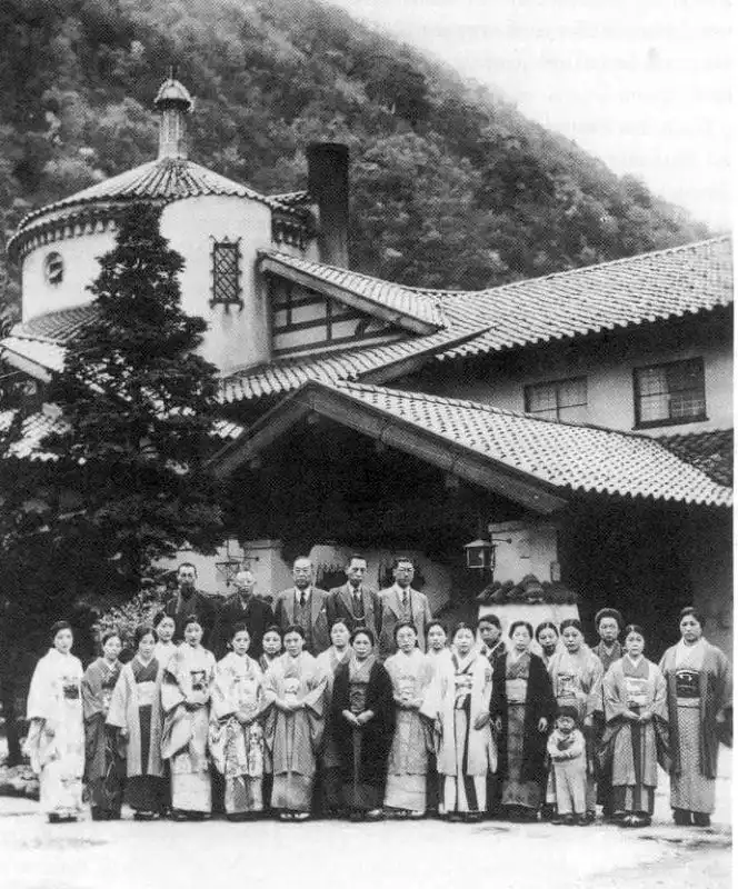 2e helft jaren '30 Dr. Hayashi, midden achter, Tokyo met cursisten